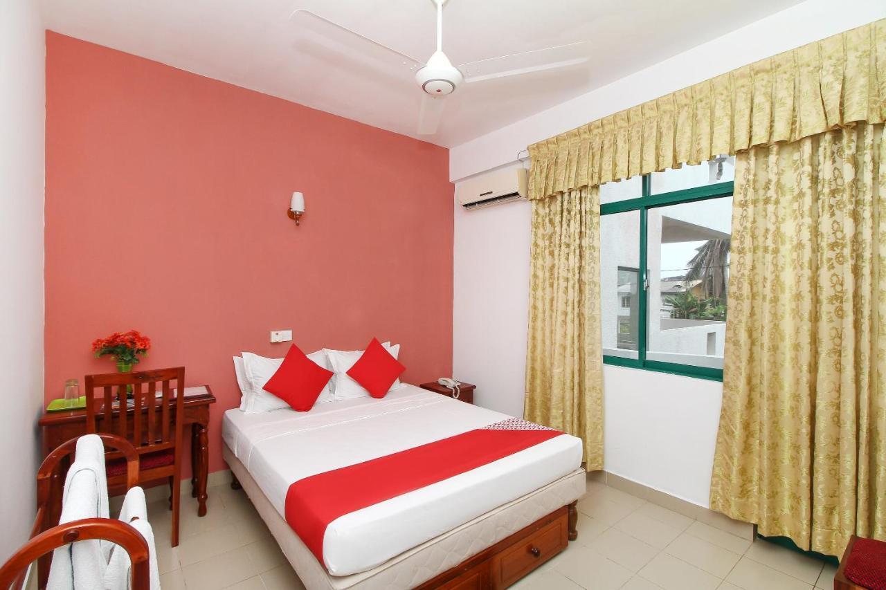 Oyo 290 Night Station Hotel パナドゥラ 部屋 写真